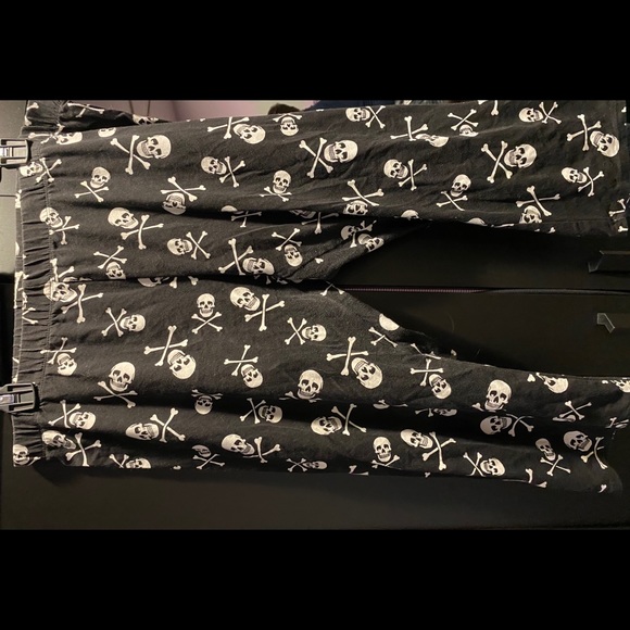 Skull Capri leggings